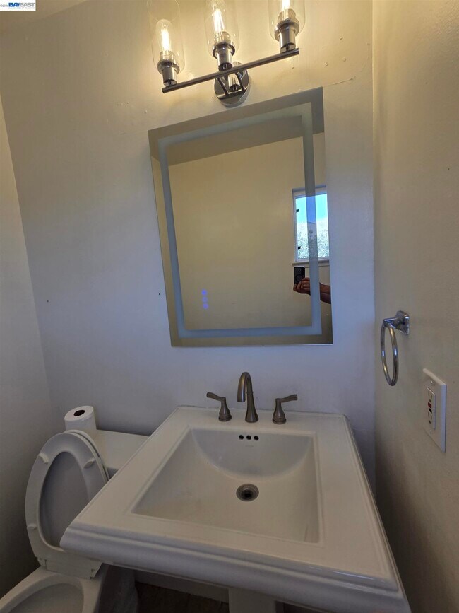 Building Photo - 47807 Masters Ct