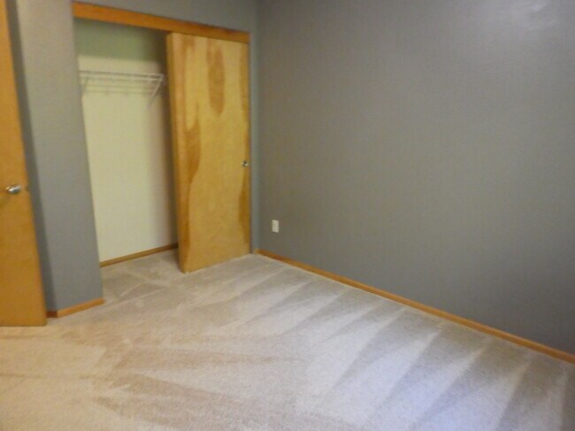 Building Photo - 15455 SW Kirby Ln