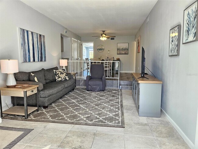 Building Photo - 1555 Tarpon Center Dr