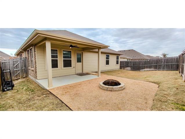 Building Photo - 1413 Trumpet Dr