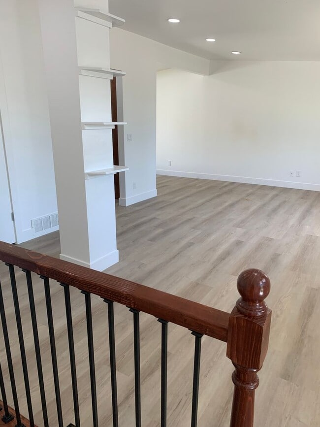 Building Photo - Cozy 4 bedroom 2 bath home in Woods Cross