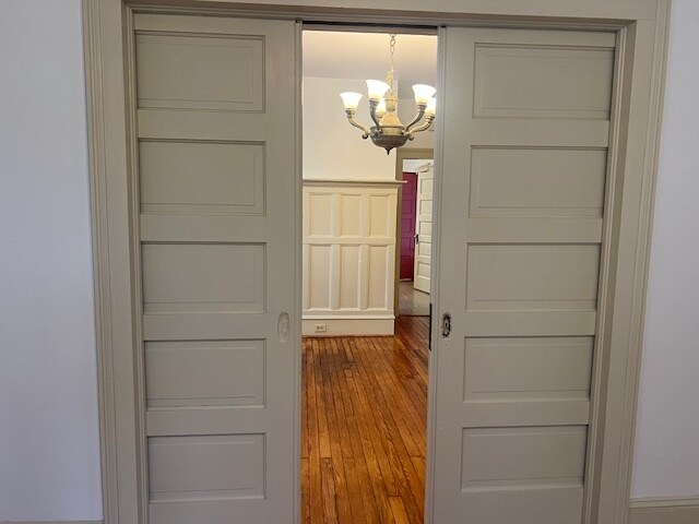 Building Photo - 325 S 6th St