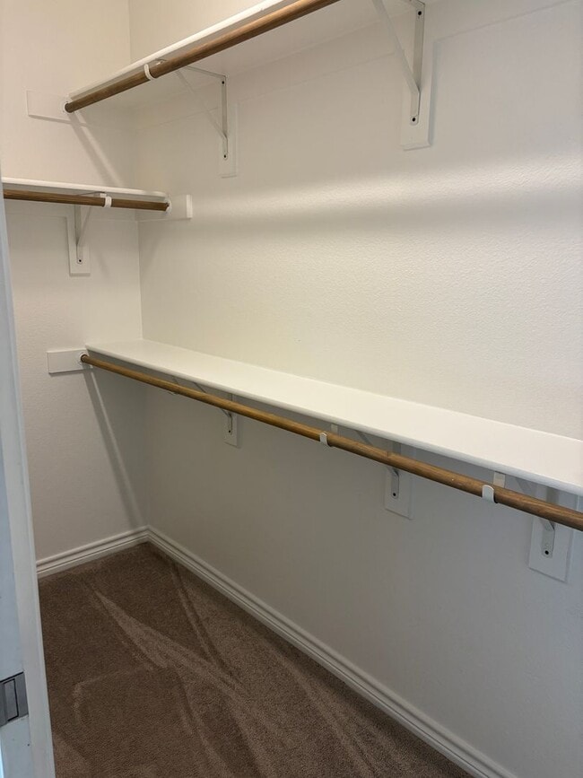 Building Photo - 3/2/1 on Quiet Street Near a Park!