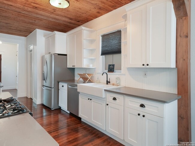 Building Photo - Adorable home 2/2 In Mancke Park