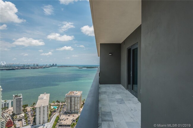 Building Photo - 1451 Brickell Ave