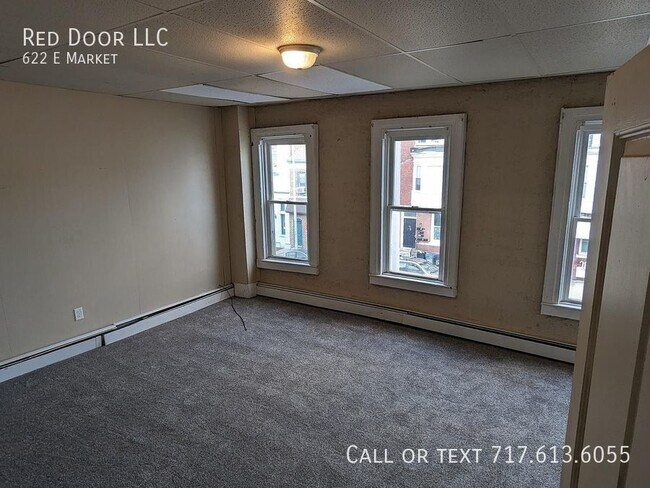 Building Photo - 622 E Market-