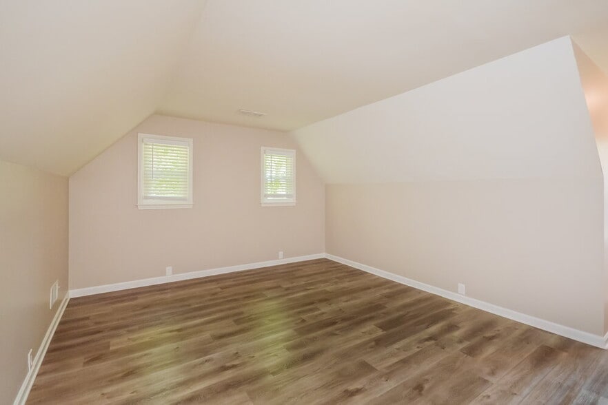 Building Photo - 2481 Old Salem Cir SE