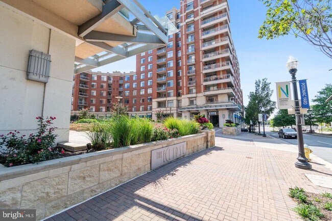 Building Photo - 3600 S Glebe Rd