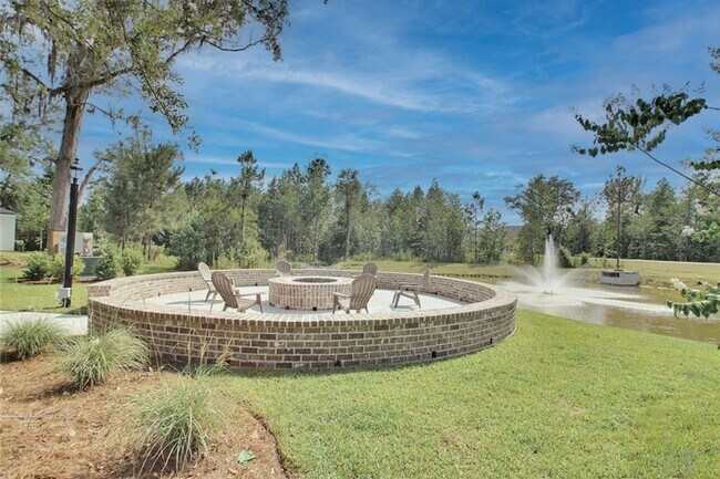 Building Photo - Coming Available!