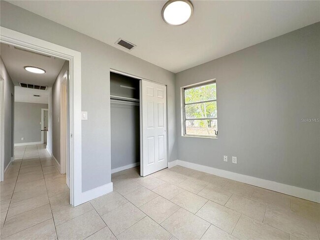 Building Photo - 2404 Florida Blvd