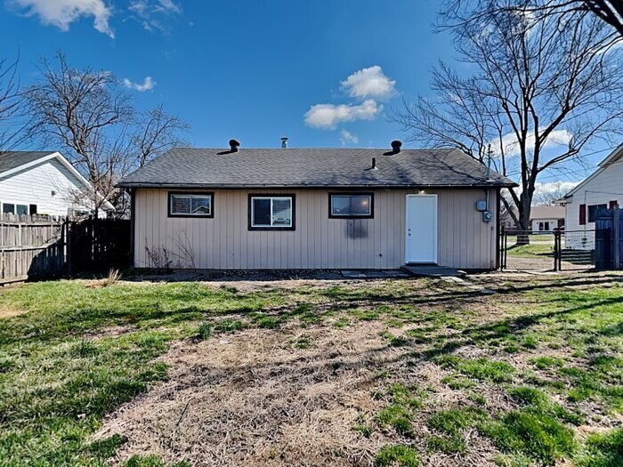 Building Photo - 514 Carol Dr