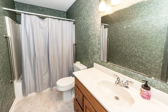 Building Photo - 3347 Walter Dr