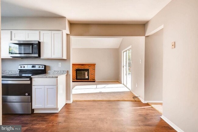 Building Photo - 915 Cambridge Ave