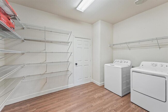 Building Photo - 6131 Wilcox Point Dr