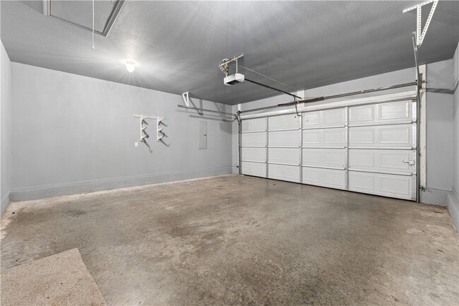 Building Photo - 15 Rillington Dr