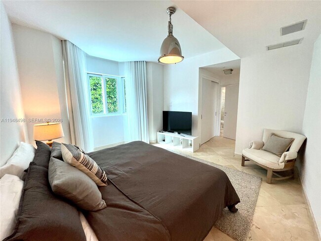 Building Photo - 50 South Pointe Dr