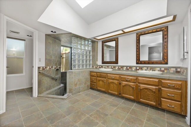 Building Photo - 2901 Loveland Way