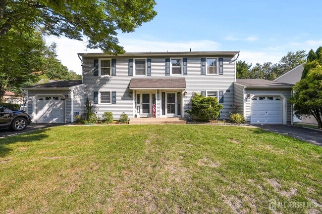 Primary Photo - 31 Buttonwood Dr