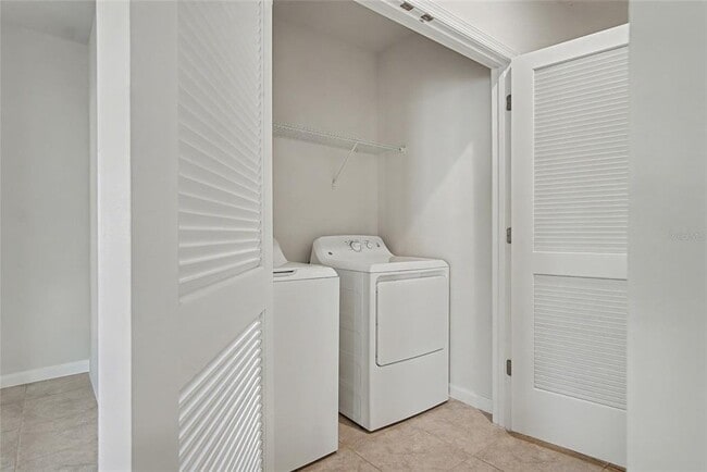 Building Photo - 1371 Madison Cir