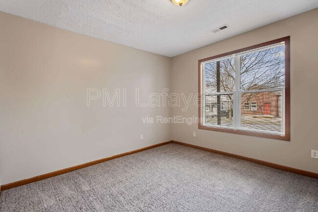 Building Photo - 617 Oregon St