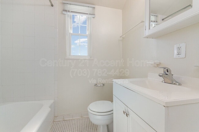 Building Photo - 3822 Keller Ave