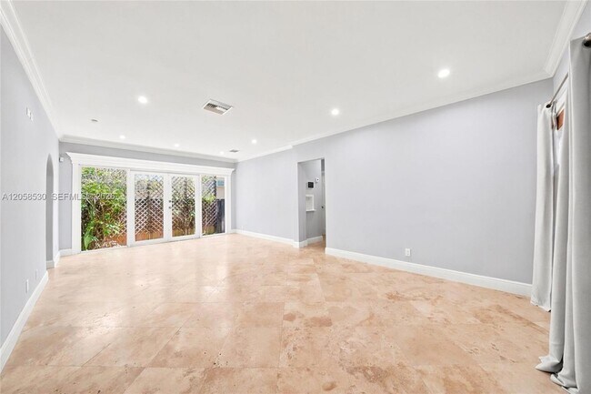 Building Photo - 2301 Tequesta Ln