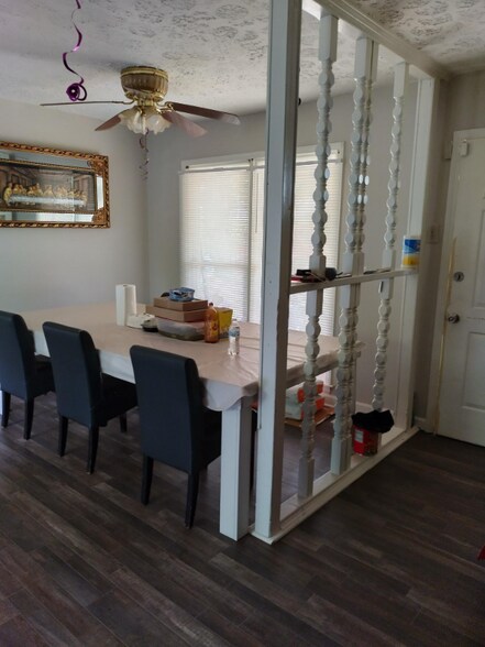 Building Photo - 6543 Bay St