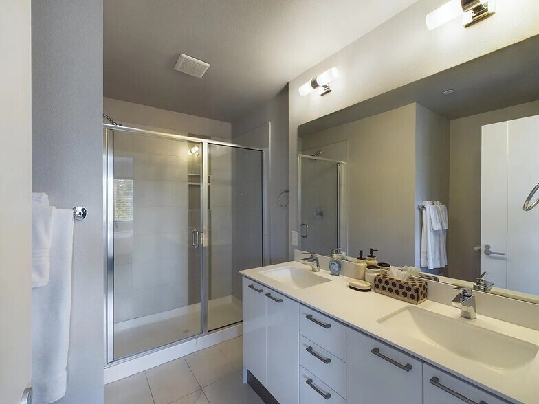 Primary Master Bath - 510 Coho Walk SE