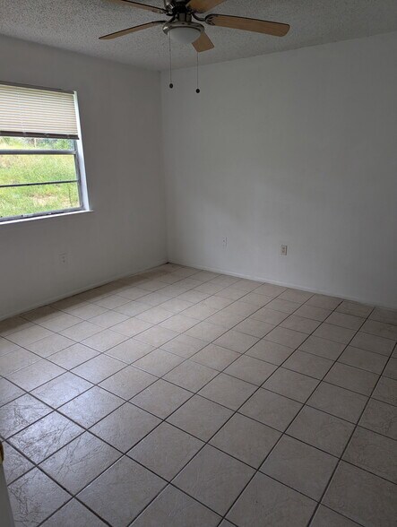 Building Photo - 2180 Knox Mcrae Dr