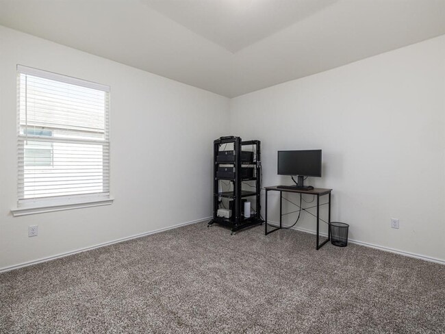 Building Photo - 3921 Riardo Dr