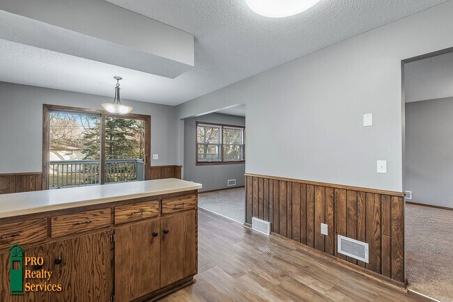 Building Photo - 4 Bedroom Home in Brooklyn Center