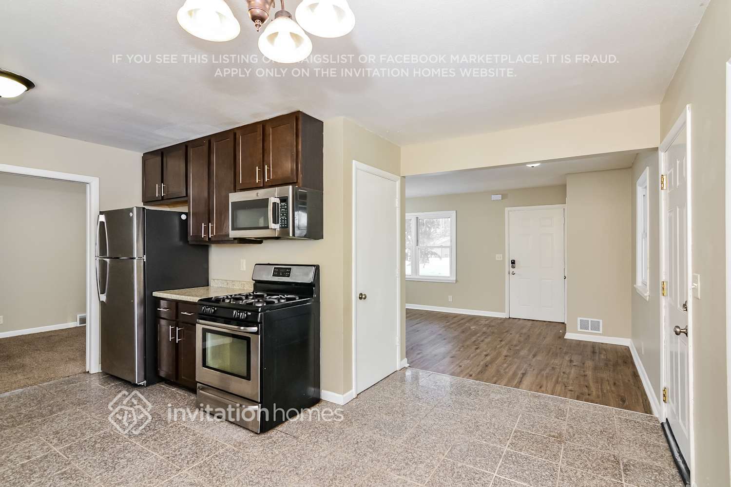 Building Photo - 816 81st Ave N