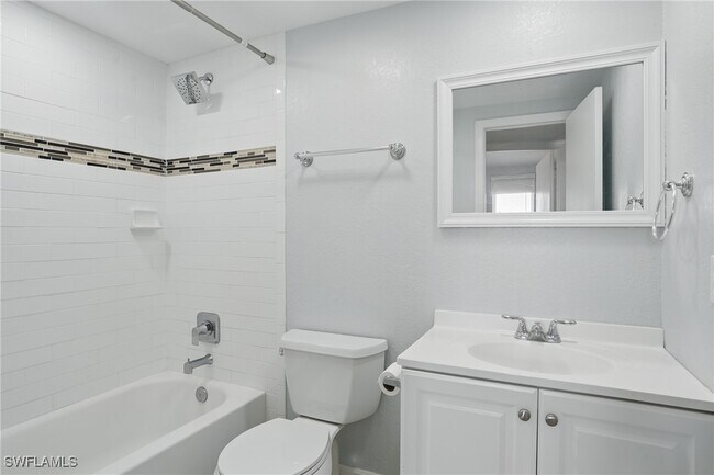 Building Photo - 170 Turtle Lake Ct