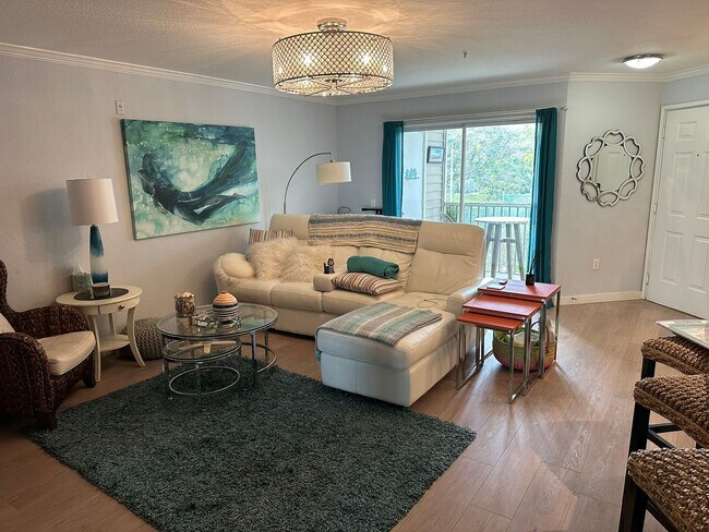 Building Photo - 2 Bedroom 2.5 Bath Condo (Central Park II Condominiums)