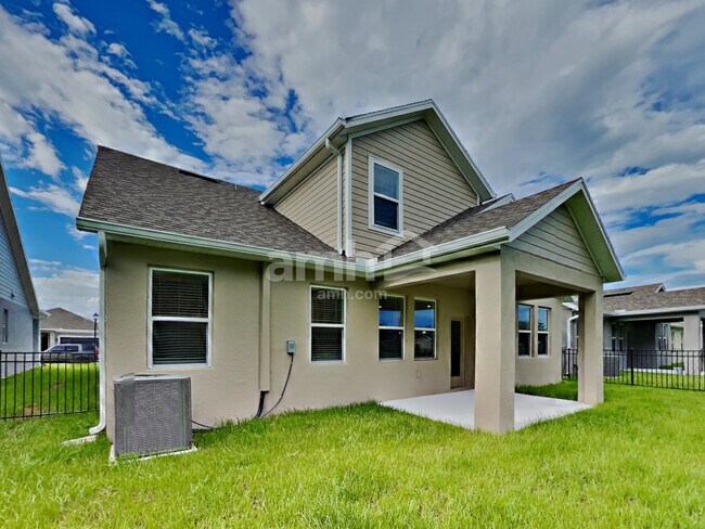 Building Photo - 27518 St Andrews Ave
