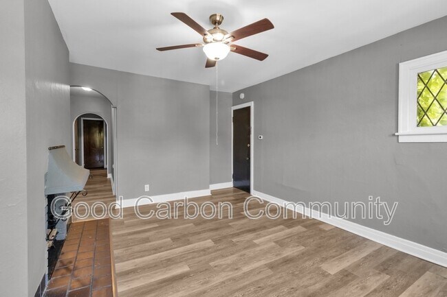 Building Photo - 328 Elmwood Ave