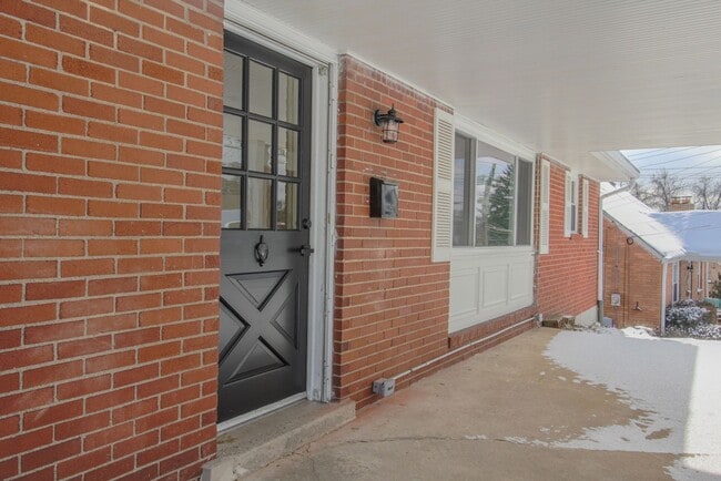 Building Photo - AVAILABLE APRIL 1ST! Do not miss this STUNNING 3-bedroom in Penn Hills!