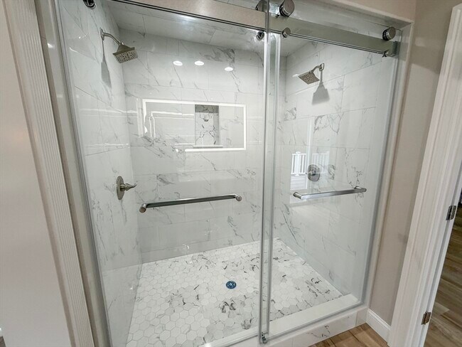 Building Photo - 1132 W Boylston St