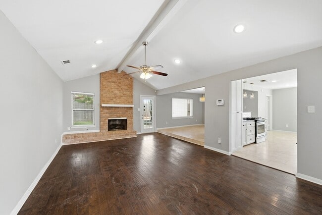 Building Photo - 2502 Hollow Hook Rd