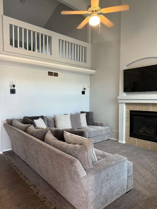 Building Photo - "Charming 3-Bed Oasis with Granite Touches & Cozy Fireplace in El Paso!"