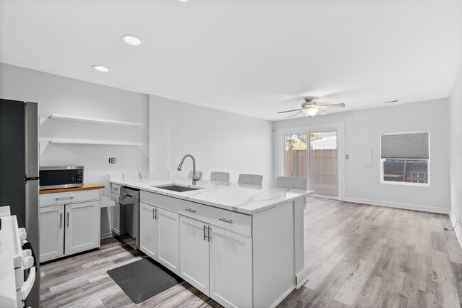 Building Photo - 1726 N Kedzie Ave