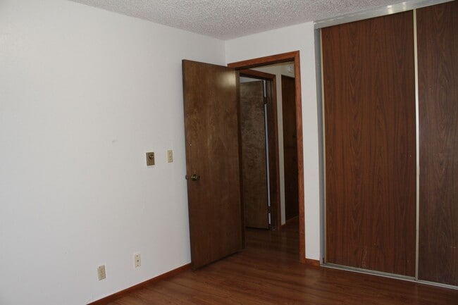Building Photo - 239 Myers St S