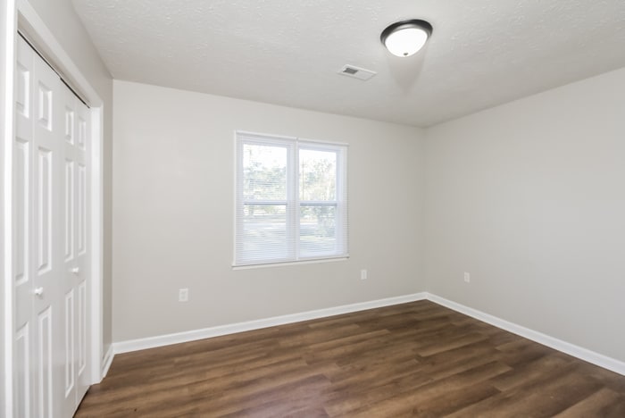 Building Photo - 107 Bridge Creek Dr