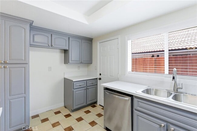 Building Photo - 7082 Heil Ave