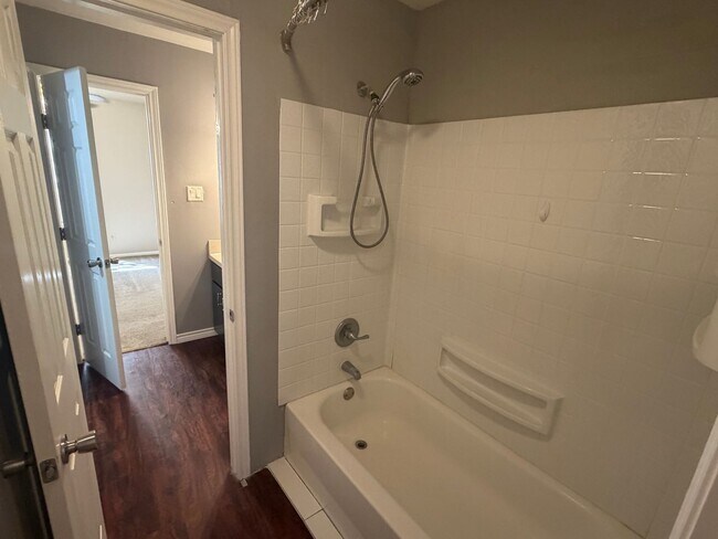Building Photo - 2407 Bandera Dr