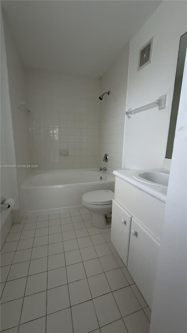 Building Photo - 4435 SW 160th Ave