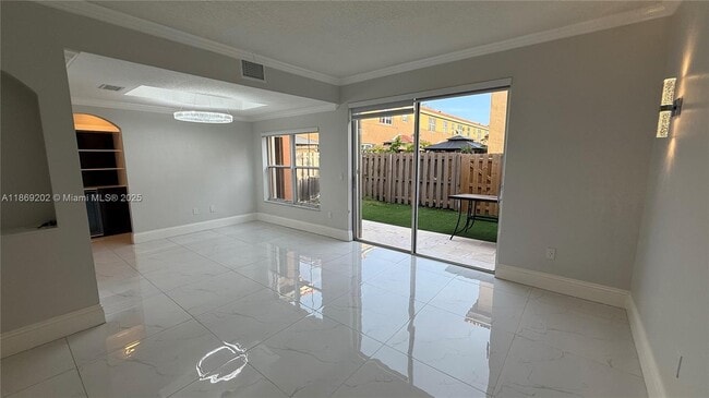 Building Photo - 8480 NW 139th Ln