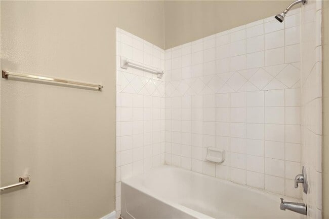 Building Photo - 250 Marvin Cove