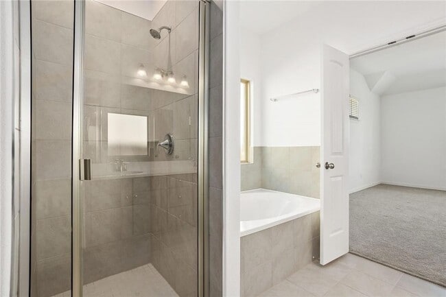 Building Photo - 613 Silent Crk Cv