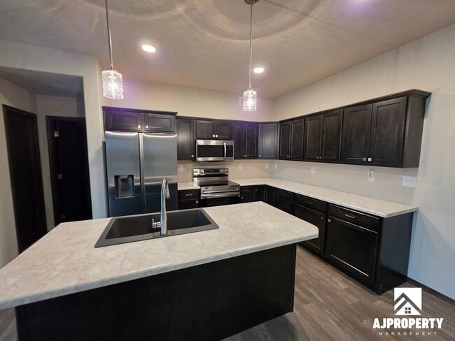 Building Photo - 2542 E Meadowside Pl